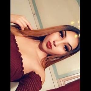 Meet your Posher, Carolina